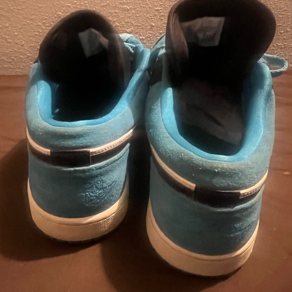 Jordan Athletic Shoes - Blue, Black, White Air Jordan Low SE Laser Blue - Picture 4 of 8